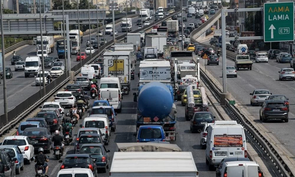Μποτιλιάρισμα στην Αθηνών-Λαμίας λόγω τροχαίου